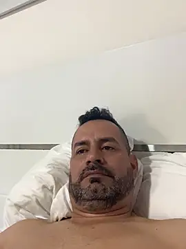 Snapshot of party2025 chatting on 02.01.25 party2025 online show from 02.01.25