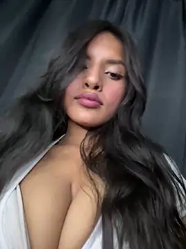 Snapshot of Dulceeany chatting on 02.25.25 Dulceeany online show from 02.25.25