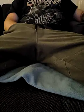 Snapshot of OdinWolf1990 chatting on 11.14.25 OdinWolf1990 online show from 11.14.25