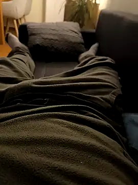 Snapshot of OdinWolf1990 chatting on 11.18.25 OdinWolf1990 online show from 11.18.25