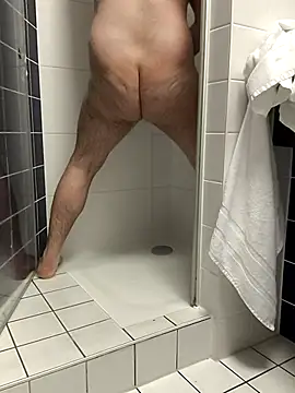 Snapshot of OdinWolf1990 chatting on 11.28.25 OdinWolf1990 online show from 11.28.25