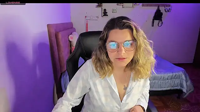 Sabrina Hall  online show from 09.09.25