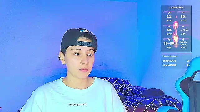 Snapshot of aron_wi chatting on 12.24.24 aron wi online show from 12.24.24