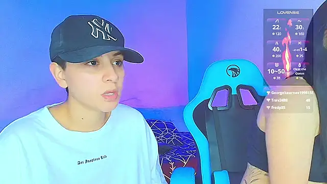 Snapshot of aron_wi chatting on 12.24.24 aron wi online show from 12.24.24