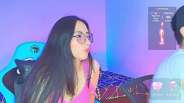 Snapshot of aron_wi chatting on 12.28.24 aron wi online show from 12.28.24