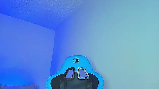 Snapshot of aron_wi chatting on 01.13.25 aron wi online show from 01.13.25