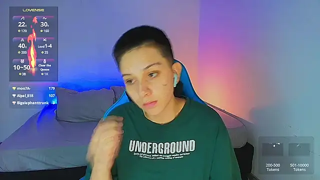 Snapshot of aron_wi chatting on 01.17.25 aron wi online show from 01.17.25