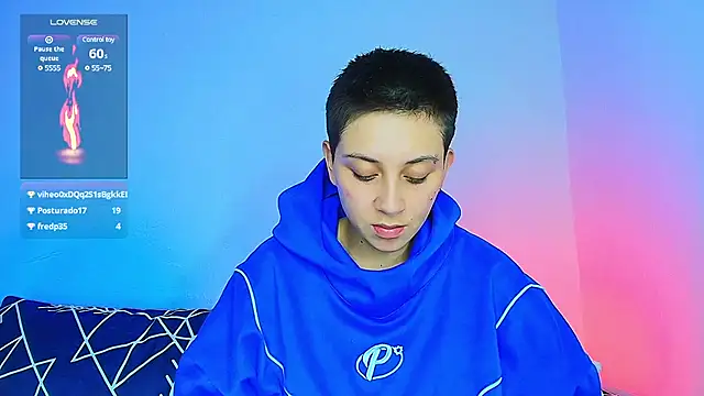 Snapshot of aron_wi chatting on 01.26.25 aron wi online show from 01.26.25