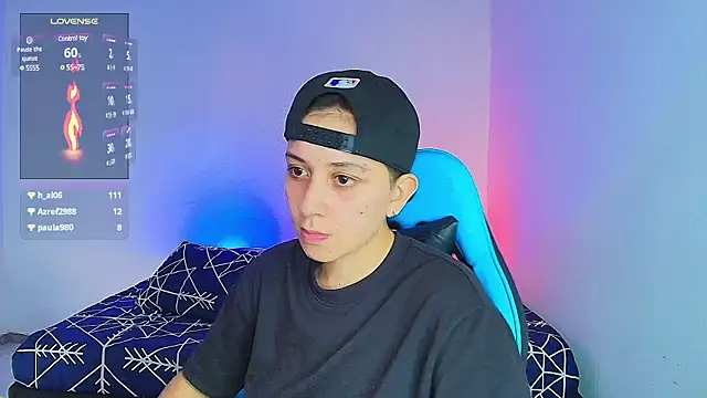 Snapshot of aron_wi chatting on 01.29.25 aron wi online show from 01.29.25