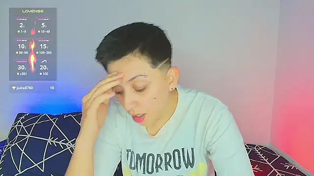 Snapshot of aron_wi chatting on 02.05.25 aron wi online show from 02.05.25