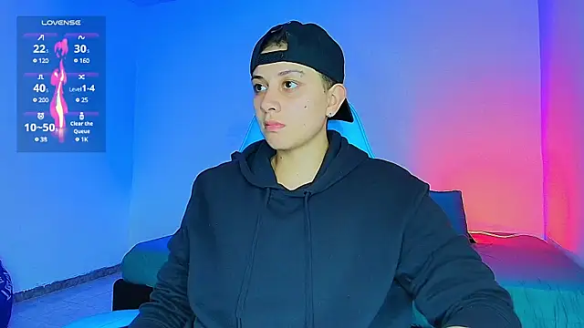 Snapshot of aron_wi chatting on 02.13.25 aron wi online show from 02.13.25