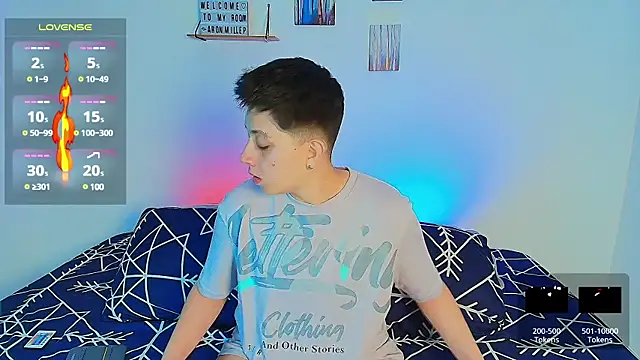 Snapshot of aron_wi chatting on 03.10.25 aron wi online show from 03.10.25