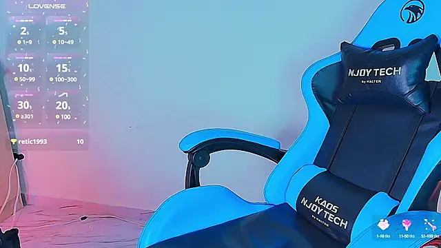 Snapshot of aron_wi chatting on 03.20.25 aron wi online show from 03.20.25