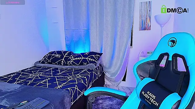 Snapshot of aron_wi chatting on 09.09.25 aron wi online show from 09.09.25