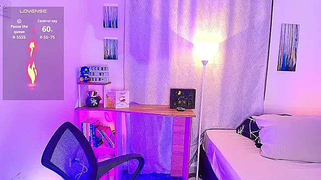 Snapshot of aron_wi chatting on 10.22.25 aron wi online show from 10.22.25