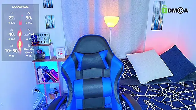 Snapshot of aron_wi chatting on 11.19.25 aron wi online show from 11.19.25