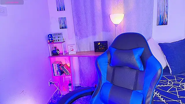 Snapshot of aron_wi chatting on 11.20.25 aron wi online show from 11.20.25