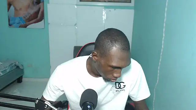 Snapshot of black30cmdick chatting on 02.11.26 black30cmdick online show from 02.11.26