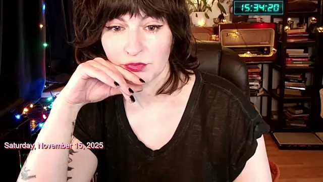 404girlnotfound online show from 11.15.25