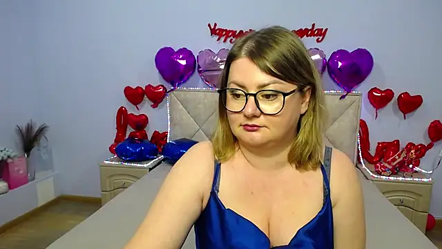 ZannaDreil online show from 02.17.25