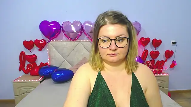 ZannaDreil online show from 02.25.25