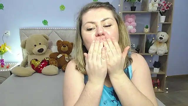 ZannaDreil online show from 03.14.25