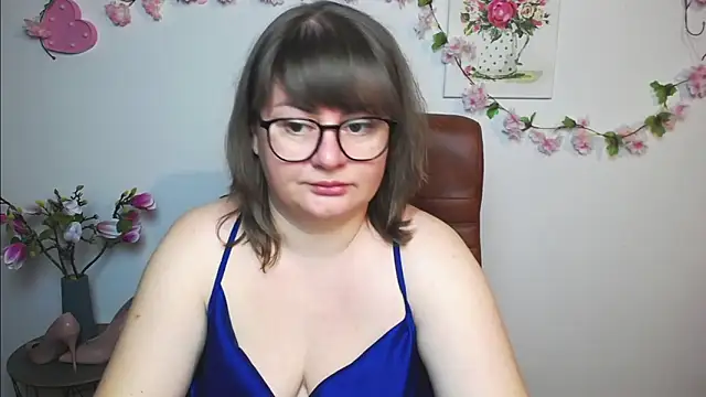 ZannaDreil online show from 09.13.25