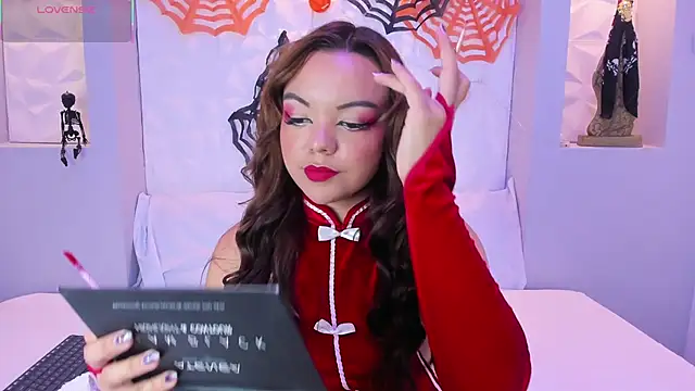 EmilyRouss  online show from 10.27.25