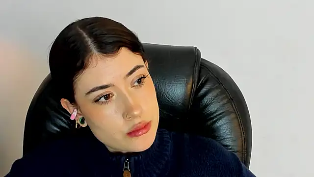 Snapshot of melody_suarez chatting on 12.07.24 melody suarez online show from 12.07.24