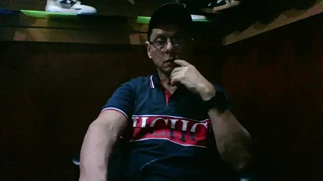 Snapshot of MarcusKelvin chatting on 09.14.25 MarcusKelvin online show from 09.14.25