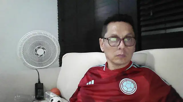 Snapshot of MarcusKelvin chatting on 10.09.25 MarcusKelvin online show from 10.09.25