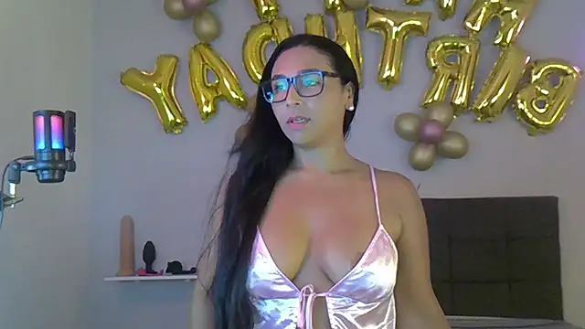 Snapshot of DIOSA-HOT chatting on 02.10.25 DIOSA-HOT online show from 02.10.25