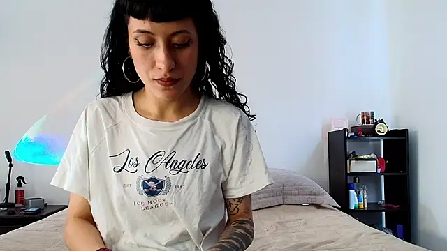 Snapshot of anika_lowen02 chatting on 03.05.25 anika lowen02 online show from 03.05.25