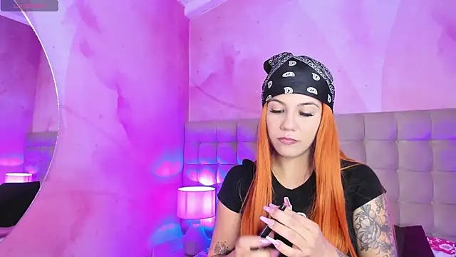 Snapshot of MelaniieRoux chatting on 02.02.25 MelaniieRoux online show from 02.02.25