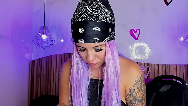 Snapshot of MelaniieRoux chatting on 02.09.25 MelaniieRoux online show from 02.09.25