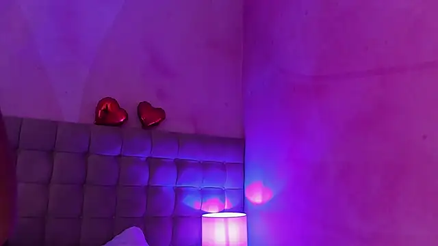 Snapshot of MelaniieRoux chatting on 02.28.25 MelaniieRoux online show from 02.28.25