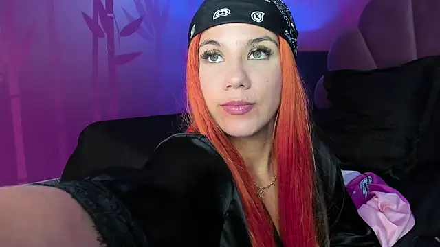 Snapshot of MelaniieRoux chatting on 03.22.25 MelaniieRoux online show from 03.22.25