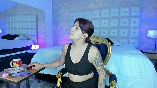 Snapshot of MelaniieRoux chatting on 09.19.25 MelaniieRoux online show from 09.19.25