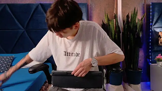 Snapshot of Lion_Foster01 chatting on 10.22.25 Lion Foster01 online show from 10.22.25