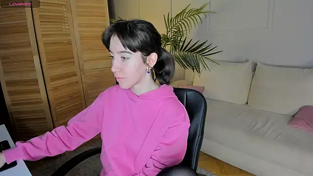 Belle Via online show from 02.28.25