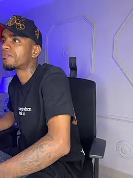 AaronCruz  online show from 01.13.26