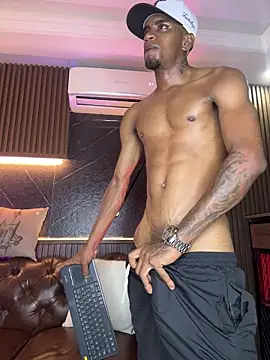 AaronCruz  online show from 02.14.26