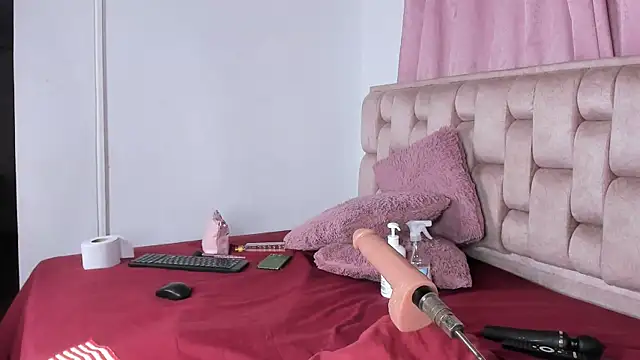 Roxy-Smith online show from 04.09.26