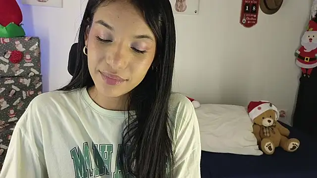 Snapshot of kharelys_777 chatting on 12.17.24 kharelys 777 online show from 12.17.24