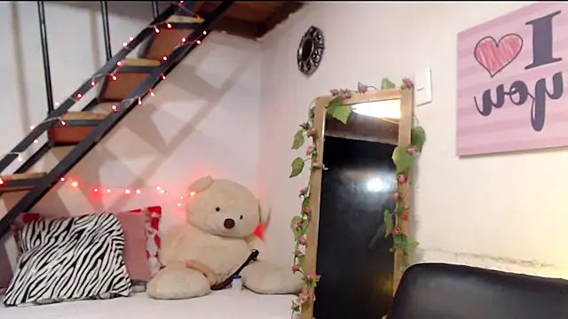 Snapshot of luna_sky83 chatting on 01.08.25 luna sky83 online show from 01.08.25