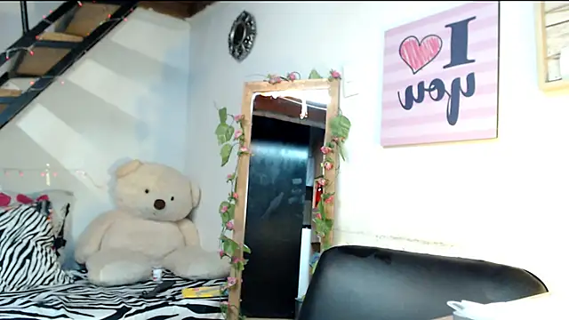 Snapshot of luna_sky83 chatting on 01.19.25 luna sky83 online show from 01.19.25