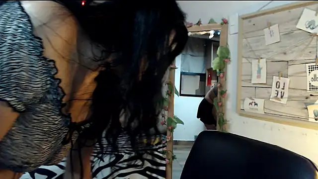 Snapshot of luna_sky83 chatting on 02.21.25 luna sky83 online show from 02.21.25