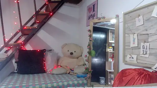 Snapshot of luna_sky83 chatting on 10.05.25 luna sky83 online show from 10.05.25