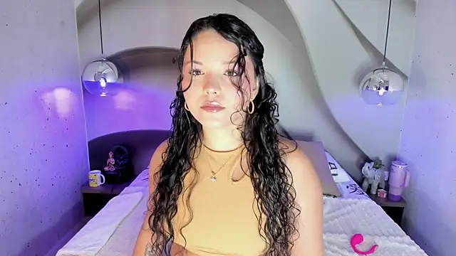 Snapshot of LottiCarter chatting on 11.12.25 LottiCarter online show from 11.12.25