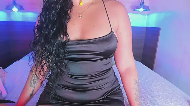 Snapshot of LottiCarter chatting on 11.27.25 LottiCarter online show from 11.27.25